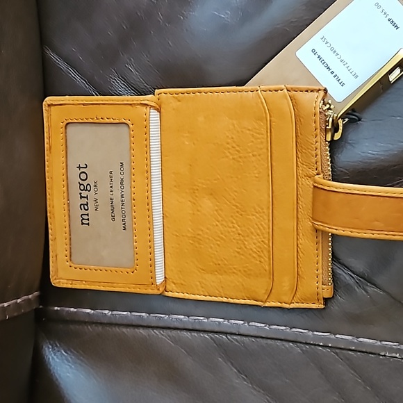 Margot New York NWT leather Betty zip card case - Picture 4 of 4